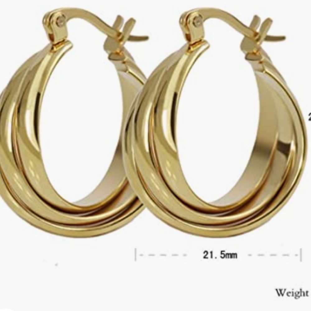 18 Karat gold gorgeous twisted earrings 💫
